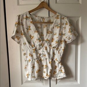 Flutter Sleeve Peplum Top